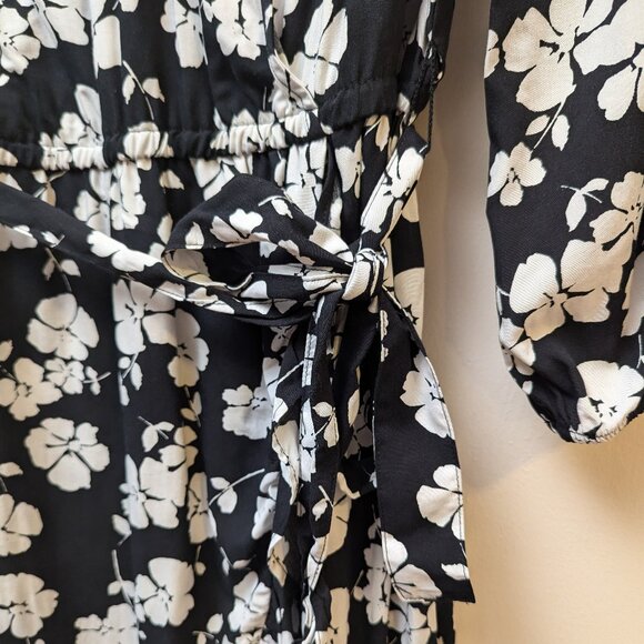 Gap Floral Wrap Dress (size 12) - NWOT - Picture 2 of 6